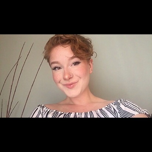 Meet your Posher, Lexi - Picture 1 of 1